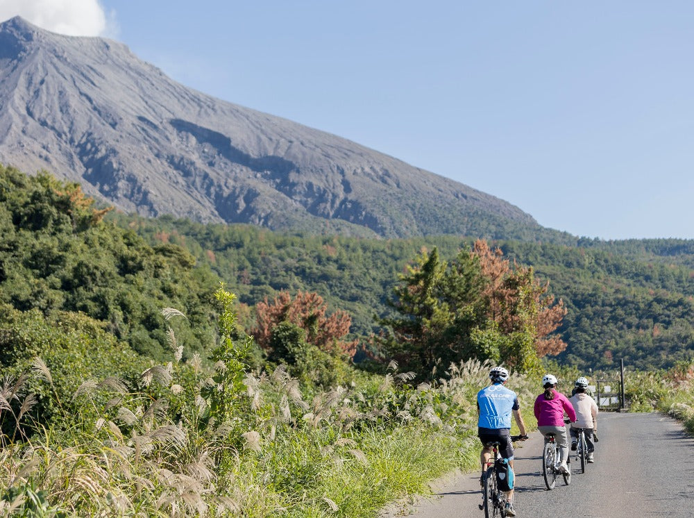 E-bike ride to the no-Entry zone at active volcano, Sakurajima!