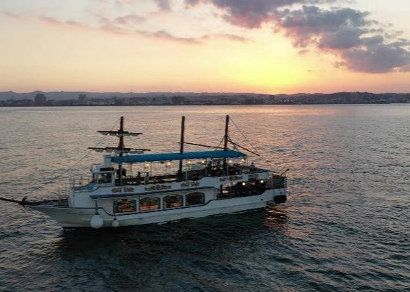 Dive into Volcano: An enchanting tour themed around 'Living on the active volcano, Sakurajima '(sunset cruising edition)