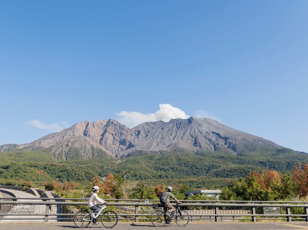 E-bike ride to the no-Entry zone at active volcano, Sakurajima!