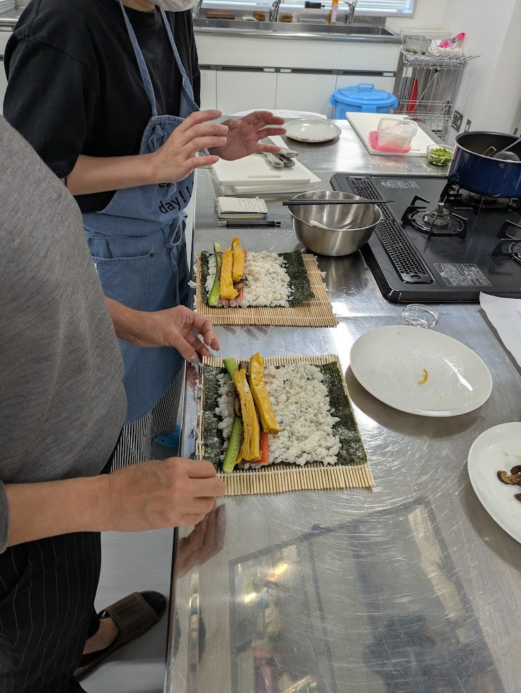 Fresh Catch to Table: Ultimate Temaki Sushi Breakfast at Kagoshima Fish Market!