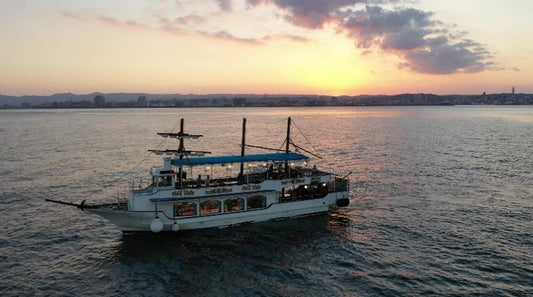 Dive into Volcano: An enchanting tour themed around 'Living on the active volcano, Sakurajima '(sunset cruising edition)